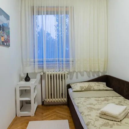 Selma Apartment *